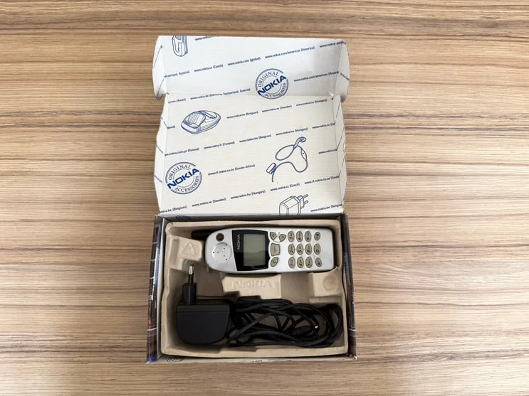 Le Nokia 5110, dans sa boîte d'origine.