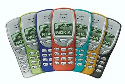 Redécouvrez le Nokia 3210, ce téléphone mobile vintage qui a marqué son époque.