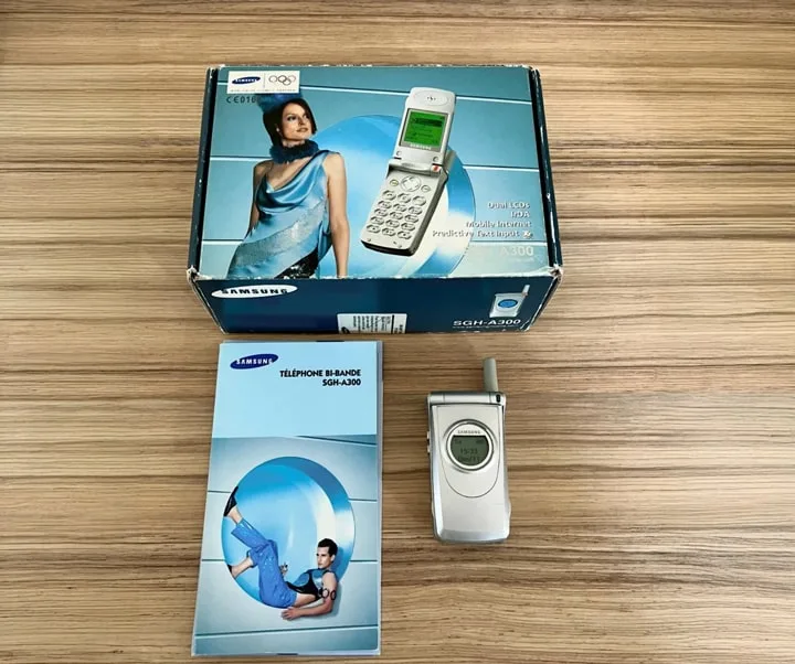 Boîte d’origine du Samsung SGH-A300 avec accessoires inclus