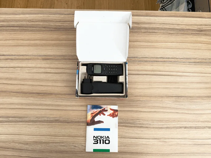Nokia 3110 original dans sa boîte.