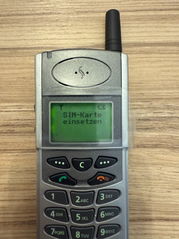 Le Samsung SGH-2200 à clapet, allumé.